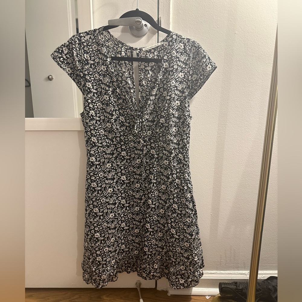 Black and White Floral Abercrombie Dress Size M